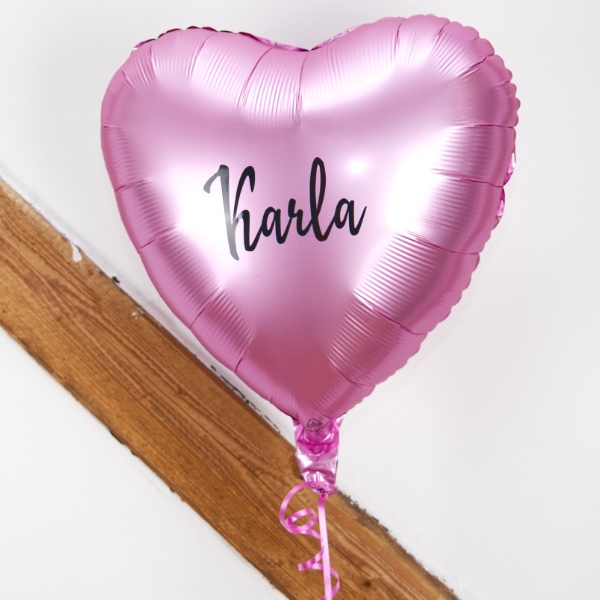 Send en ballon med din tekst Hjerte satin pink